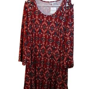 NWT Meri Skye 3X Floral Top with Criss-Crossing on the Shoulder